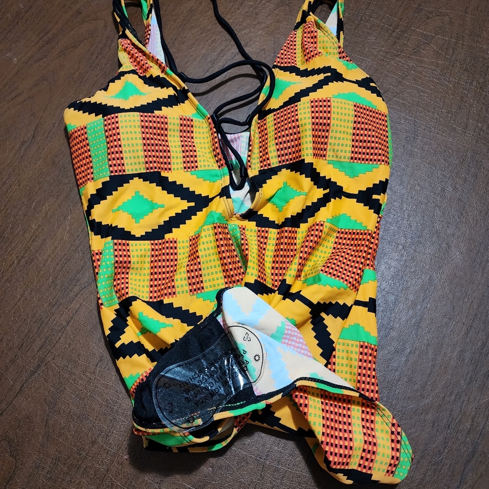 NWOT ... Colorful Geometric One-Piece Swimsuit - Picture 5 of 8